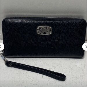 🖤Michael Kors Jet-Set Black Travel Wallet